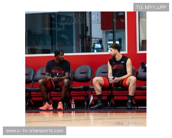 1场顶2场？火箭客场不敌马刺 西部排名连退3位跌至第6，火箭队与马刺队比赛